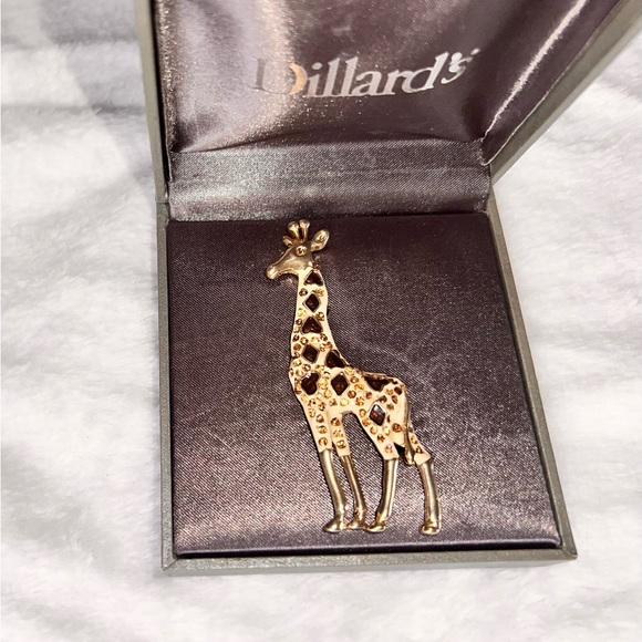 Golden Tone Giraffe Brooch Pendant - Picture 2 of 10